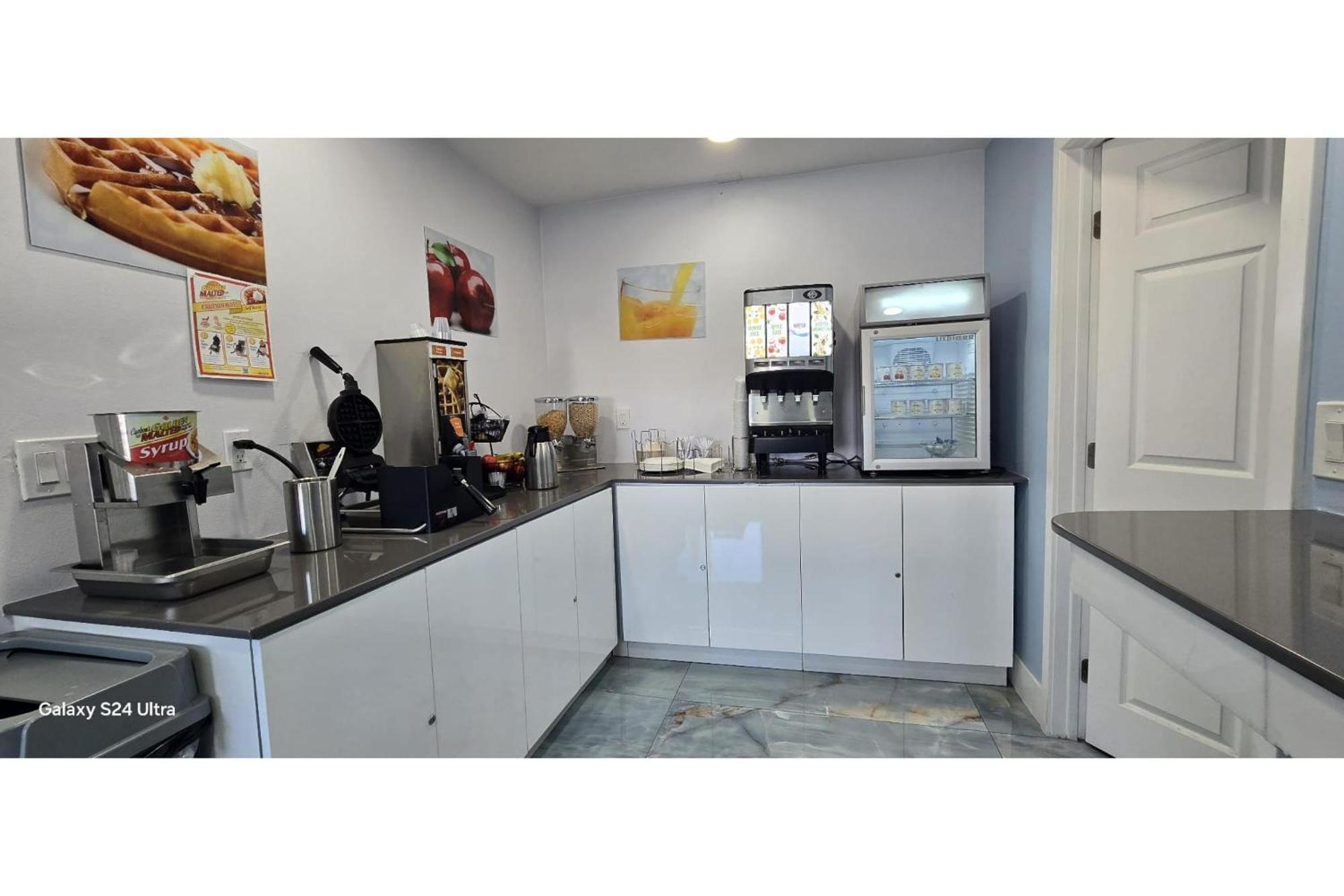 Hotel Avenida Victorville I 15 外观 照片