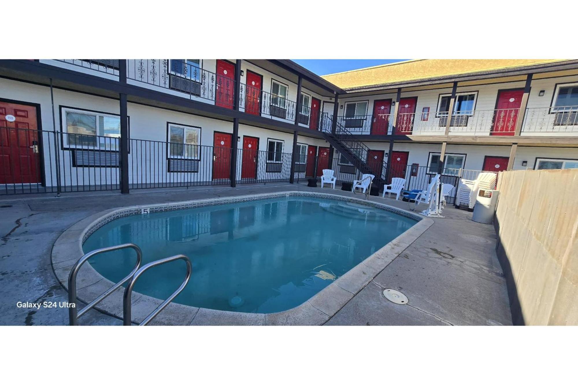 Hotel Avenida Victorville I 15 外观 照片